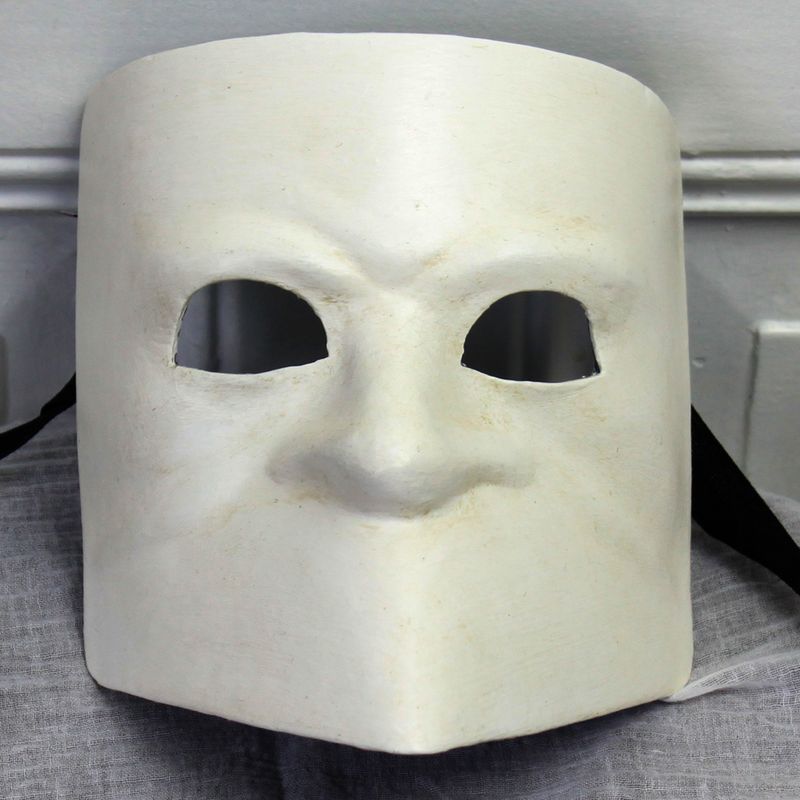 Bauta Veneziana di cartapesta per donne - per il Carnevale - 1630 - 1797 Bauta Veneziana di cartapesta per donne - per il Carnevale - 1630 - 1797
