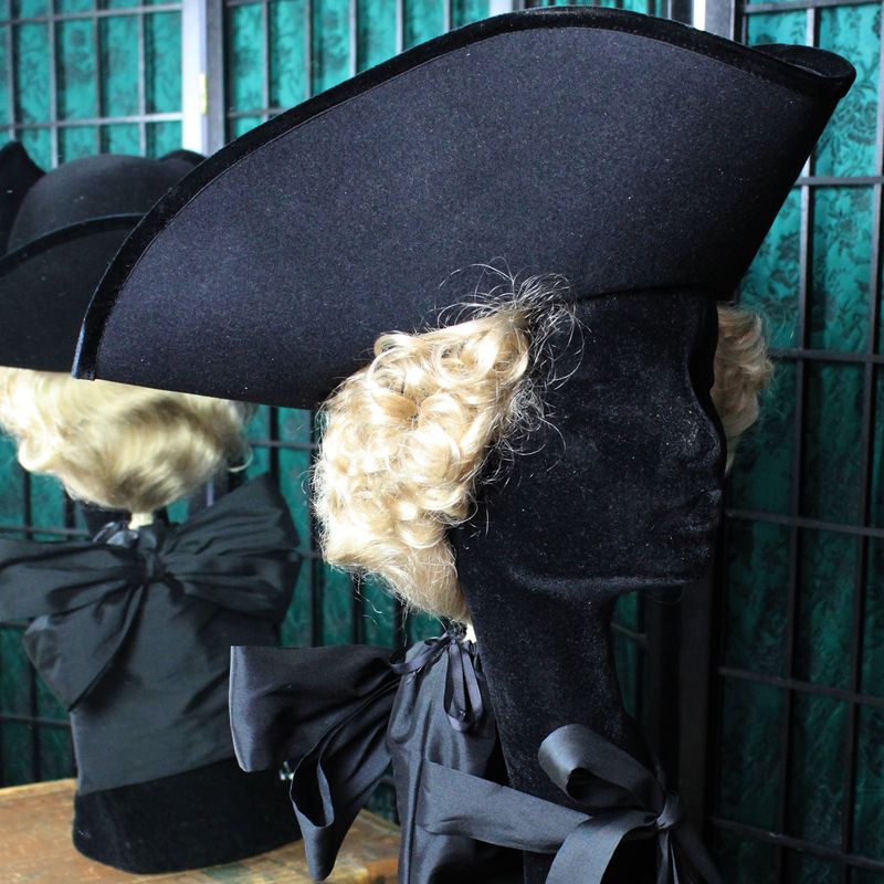 Chapeau tricorne - klassischer Dreispitz (1640 - 1830) Chapeau tricorne - klassischer Dreispitz (1640 - 1830)