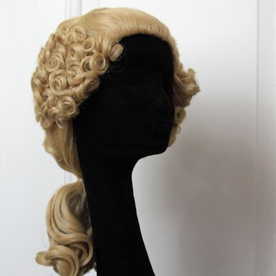 Parrucca da uomo in vero pelo di bisonte in stile rococò 1730-1780 Parrucca da uomo in vero pelo di bisonte in stile rococò 1730-1780