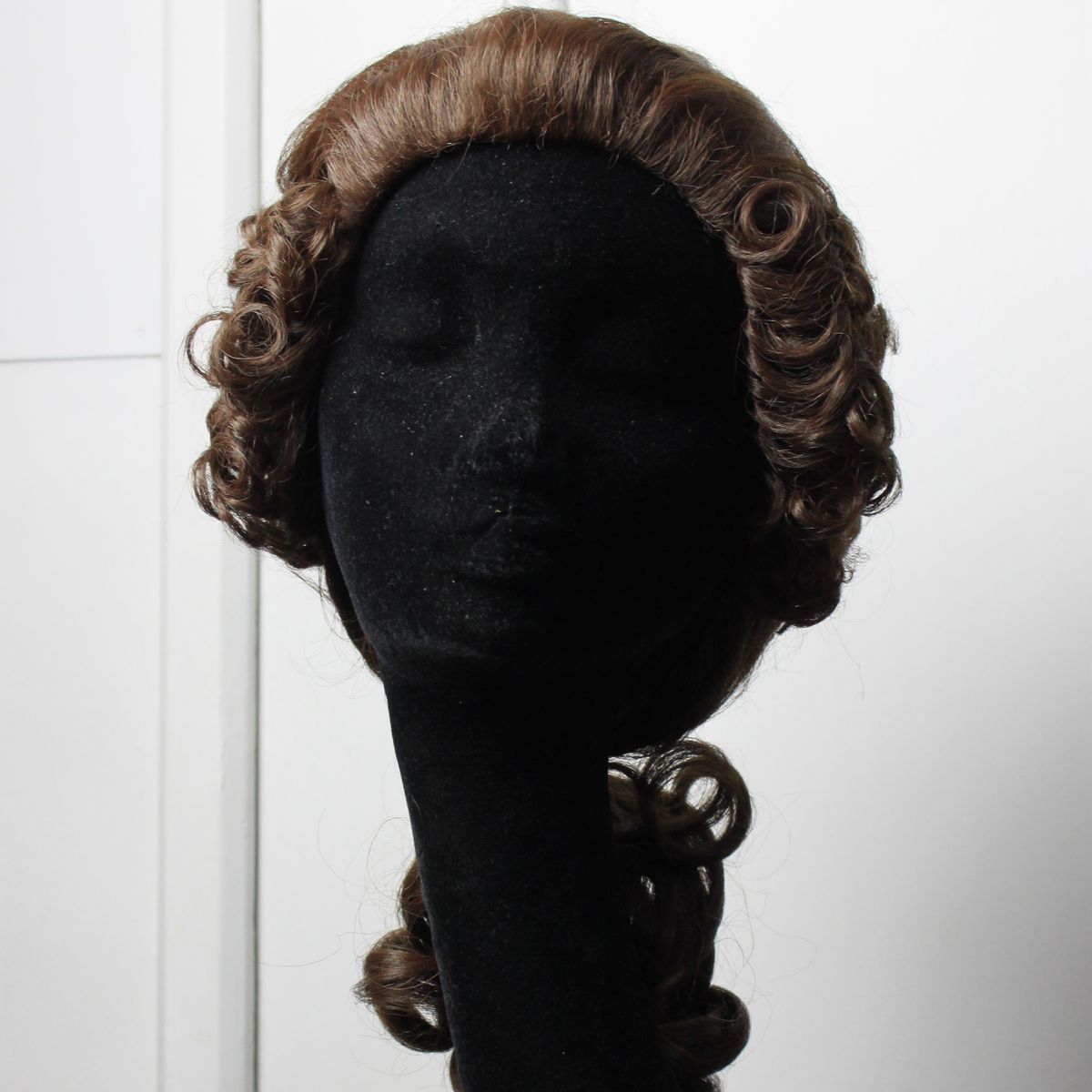 Herren-Rokoko-Perücke 1730-1780 Herren-Rokoko-Perücke 1730-1780