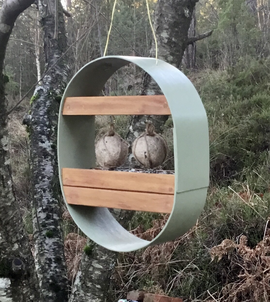 Grønn fuglemater-norsk brukskunst