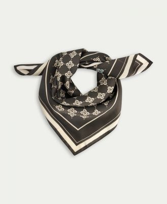E1 26-066 Scarf Elvira