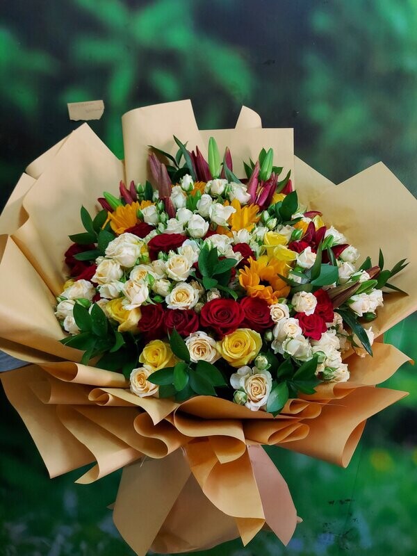 Alluring Hand Bouquet
