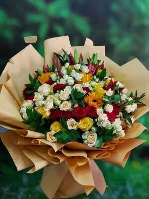 Alluring Hand Bouquet
