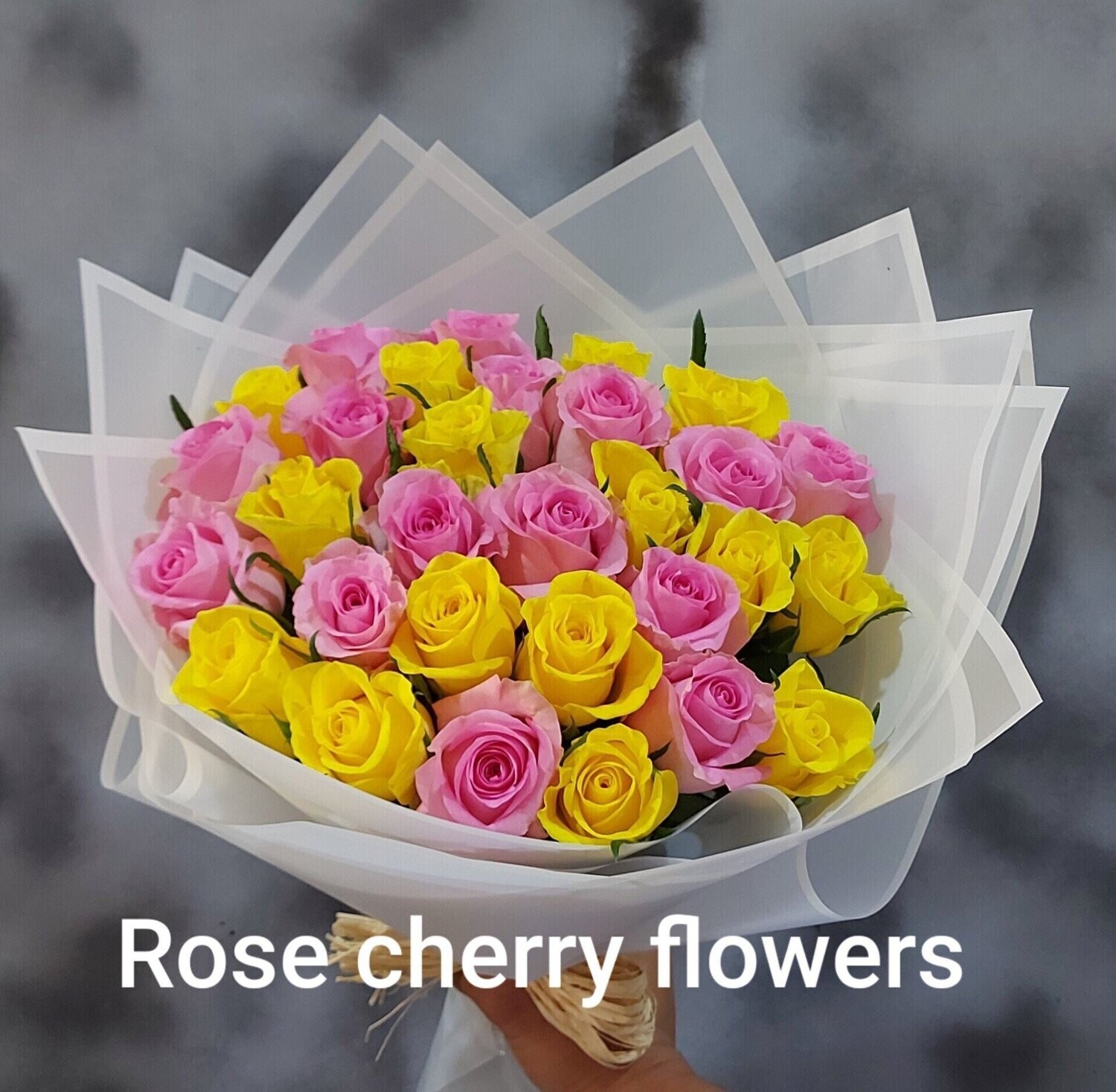 Glamourous Rose Hand Bouquet