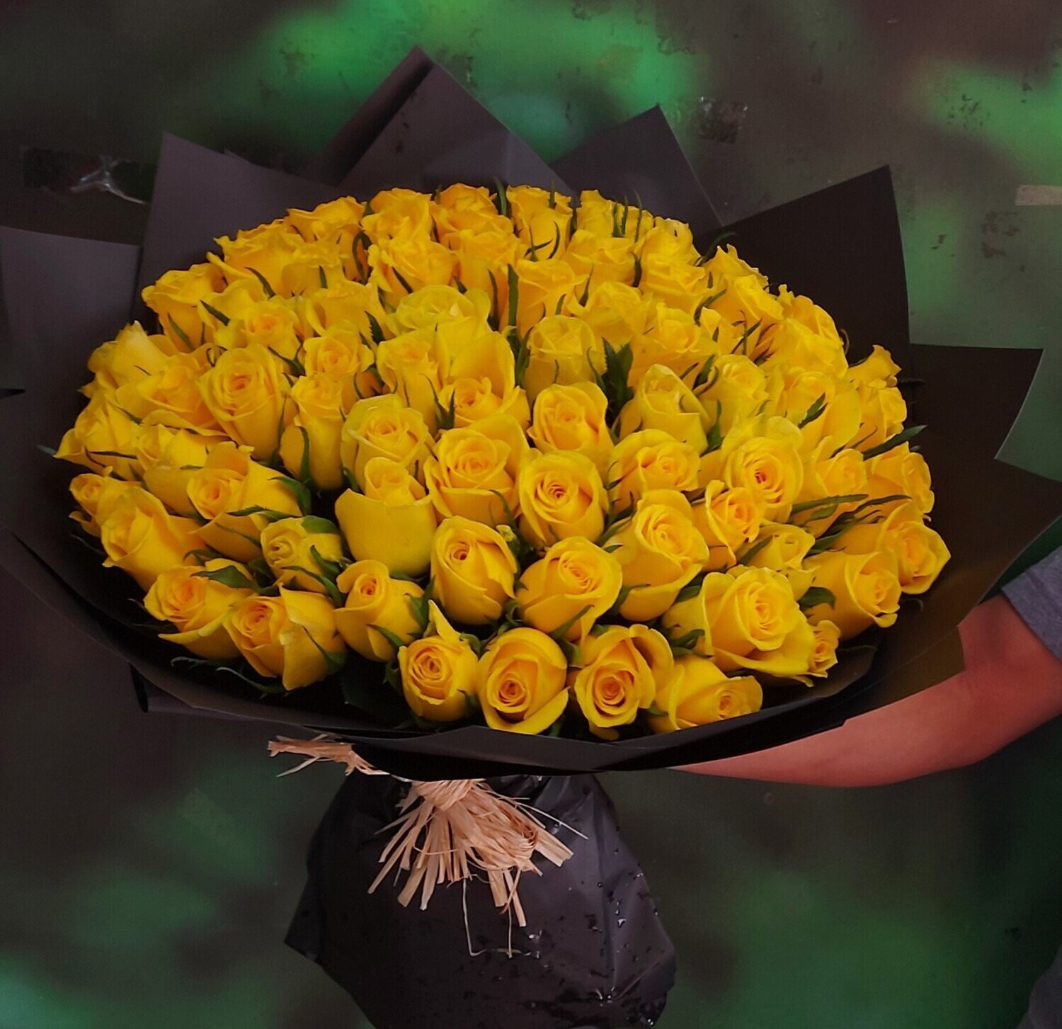 Grand Bouquet Of Yellow Roses