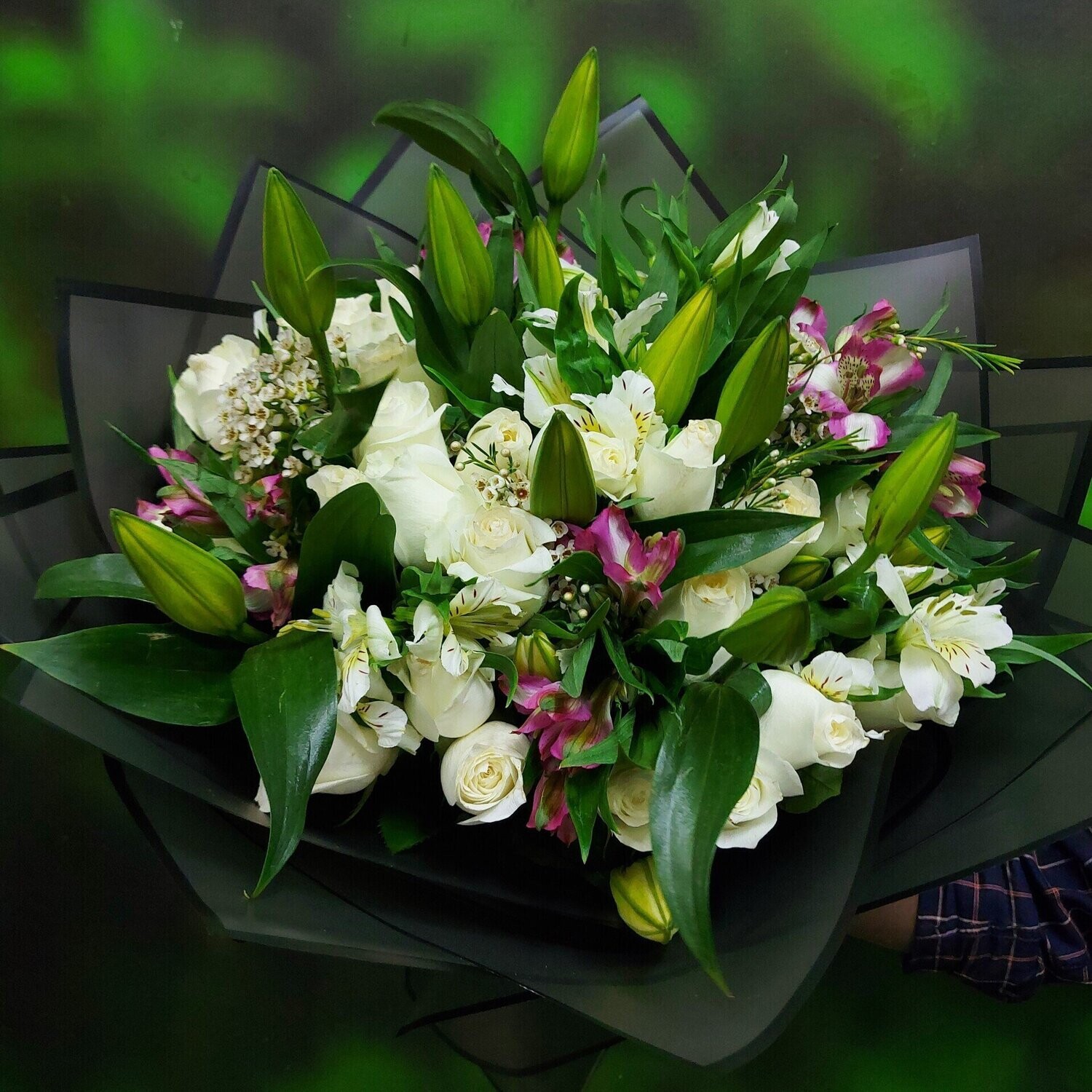 Lily Flower Hand Bouquet