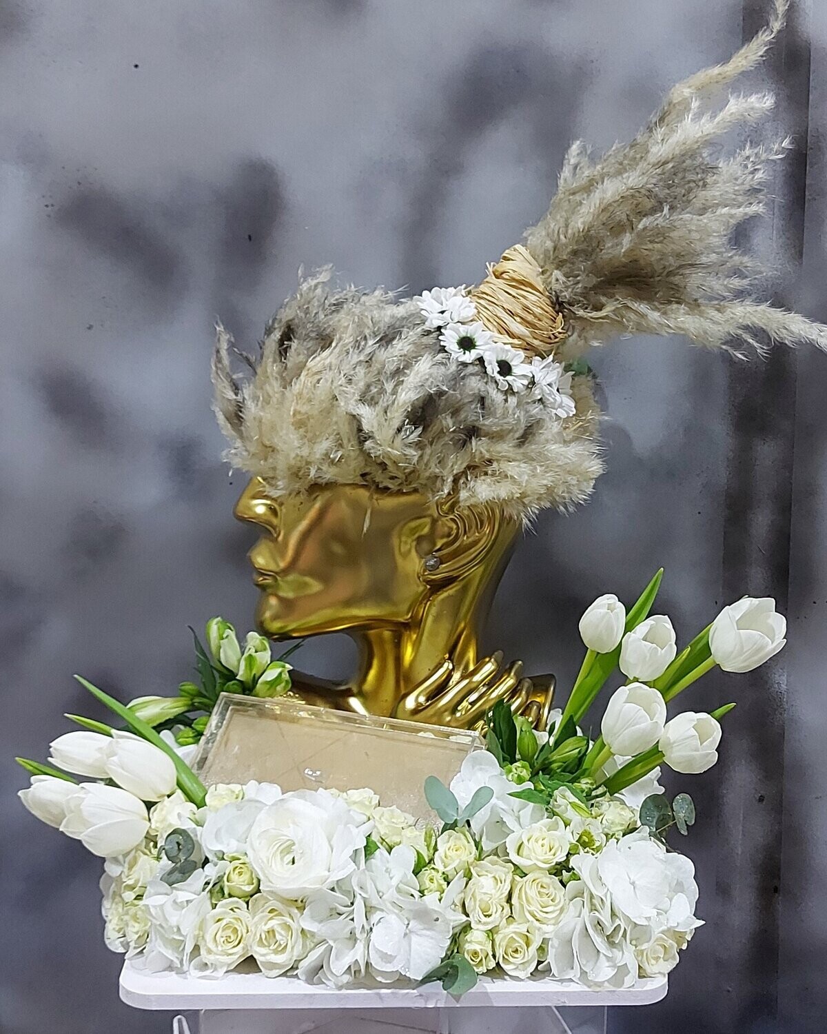Royal Snow White Flower Arrangement