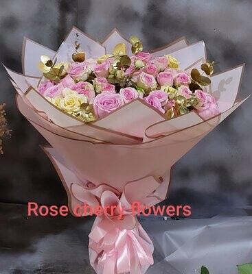 Splendor Pink Hand Bouquet