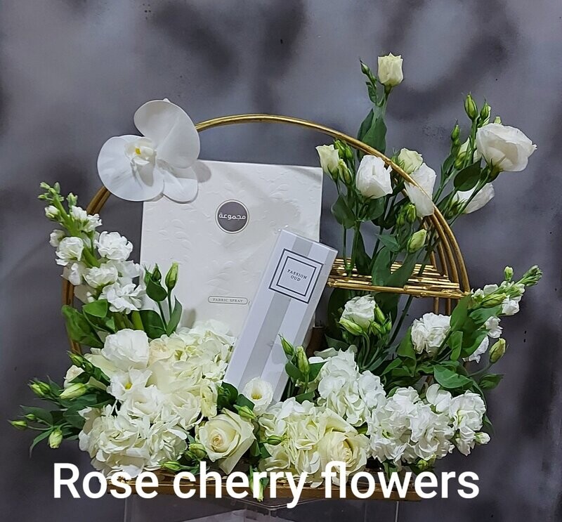 White Eloquence Bouquet