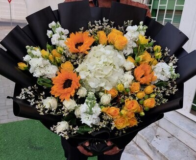 Glamorous Flower  Hand Bouquet