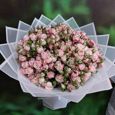 Delicate Reflex Baby Roses Bouquet