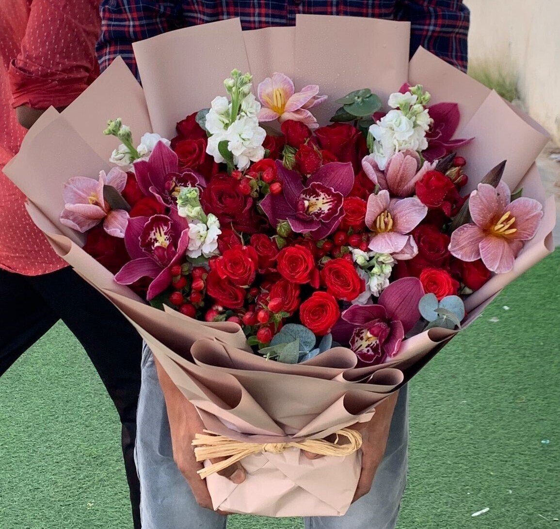 Reddish Handtied Bouquet