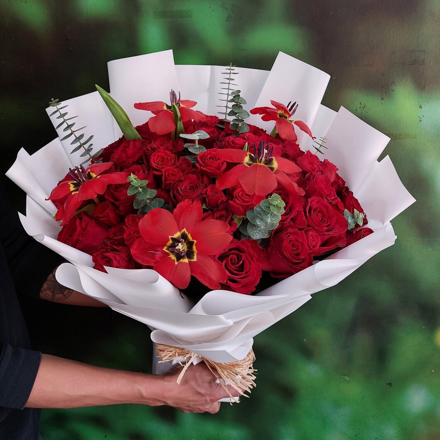 Tremendous Red Flowers Bouquet