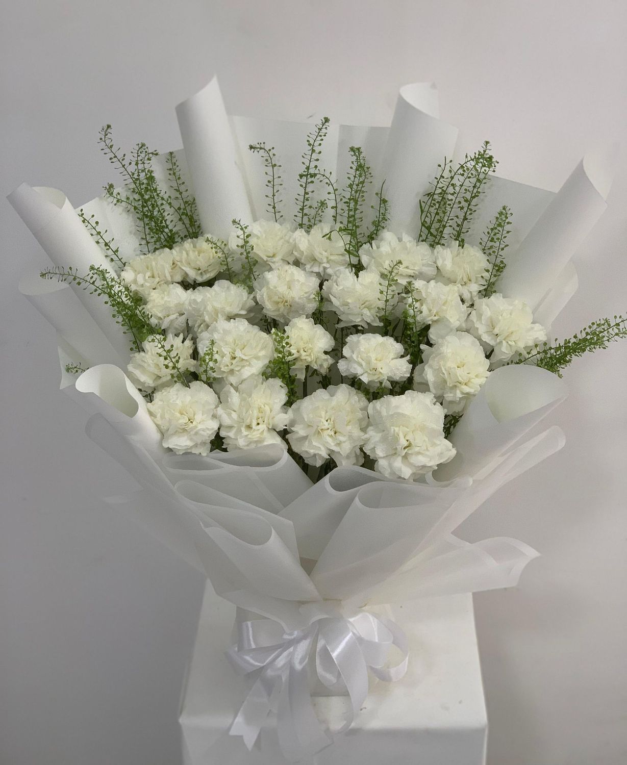 Elegant Carnation Lepidium Bouquet