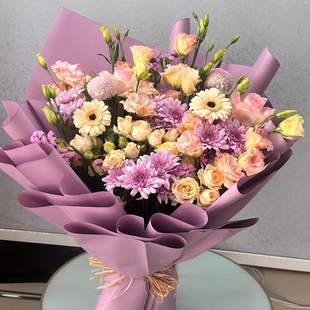 Affairs Of Heart Flower Arrangement