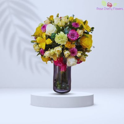 Beauty Flowers In Glass Vase Beauty Flowers In Glass Vase