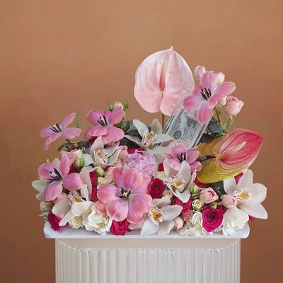 Gracious Flower Arrangement Gracious Flower Arrangement