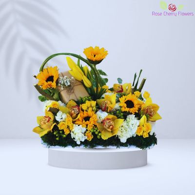 Enticing Sunflower Arrangement Enticing Sunflower Arrangement