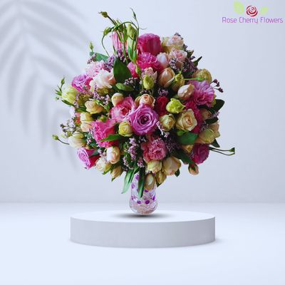 Assorted Mixed Flowers In Vase Assorted Mixed Flowers In Vase