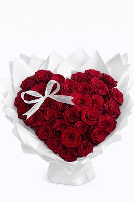 31 Heart-Shaped Red Roses 31 Heart-Shaped Red Roses