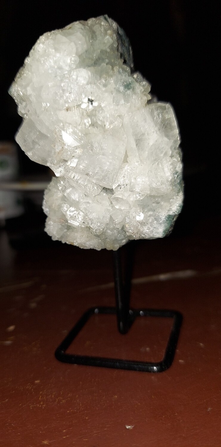 Apohyllite in Stand 002