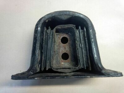 SUSPENSION DAMPER BLOCK DIFFERENTIAL MOUNT Monza Senator Carlton 90092743 #2