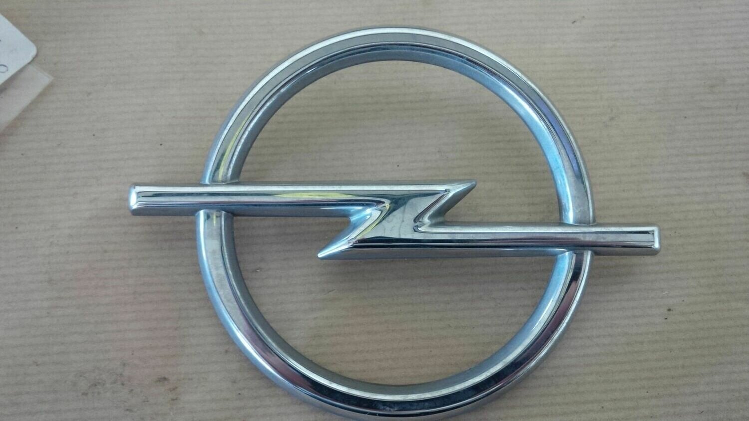 BADGE EMBLEM "Opel Blitz" Tailgate Monza 3.0 PLASTIC #2