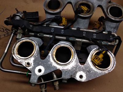 INLET MANIFOLD + 6 INJECTORS 0280155712 + FUEL RAIL Omega B X25XE Y26SE V6 #2