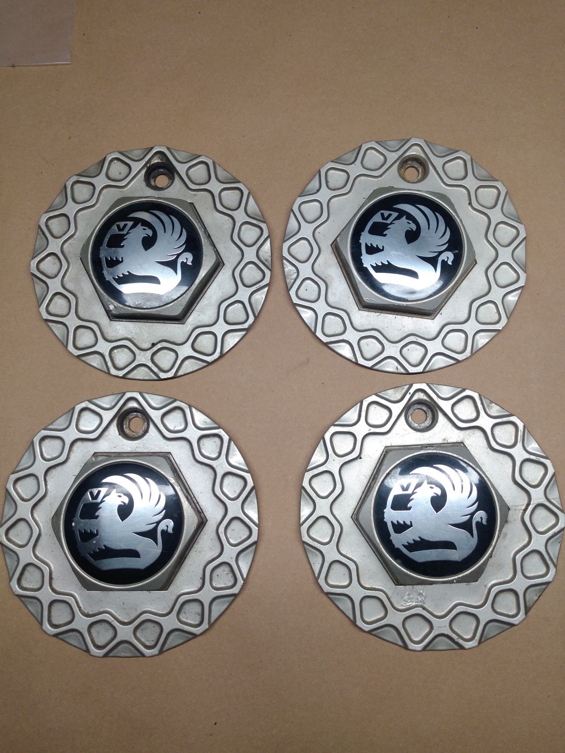 WHEEL CENTRE CAPS Vauxhall Senator B Carlton  Cavalier Mk3  round griffin emblem Set of 4 + 1 spare