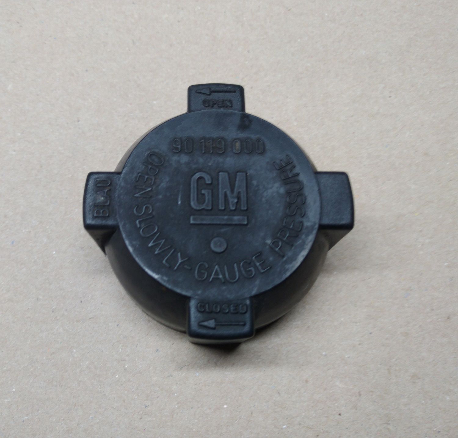 COOLANT PRESSURE CAP Monza Senator A Royale GM 90119000