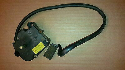 AIR CON HEATER AIR MIXER FLAP SERVO MOTOR Senator B Right GM 90338643 AIR CON HEATER AIR MIXER FLAP SERVO MOTOR Senator B Right GM 90338643