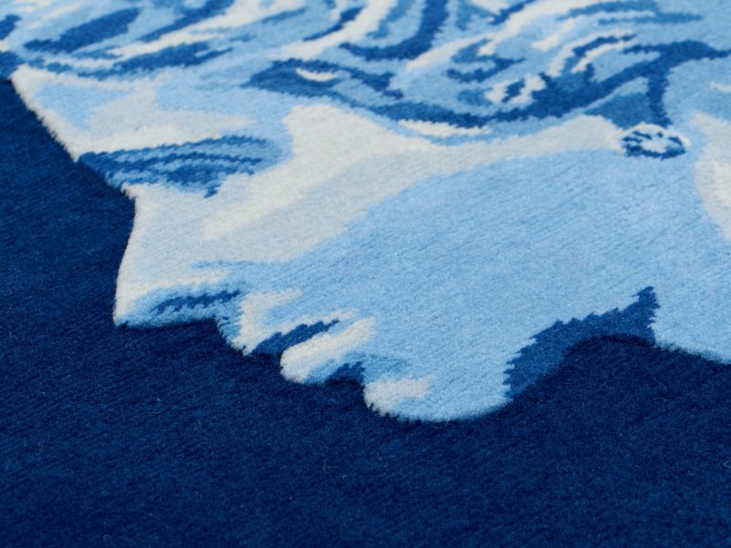 Stamp rug blue 90p size 120 x 100