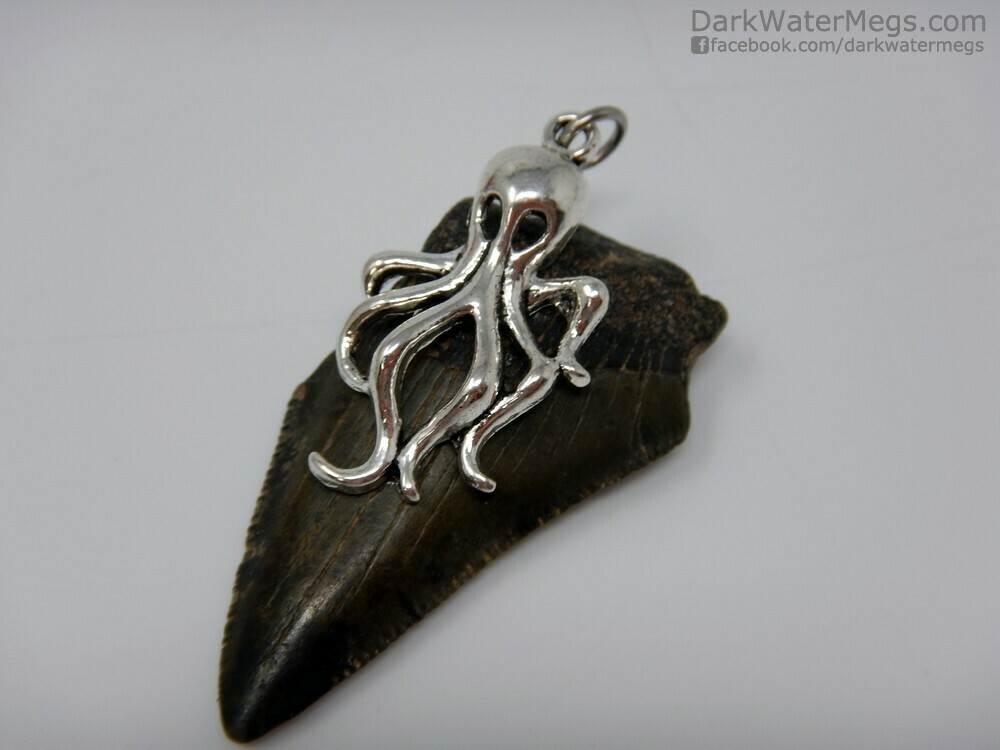1.83&quot; Octopus Setting Megalodon Necklace