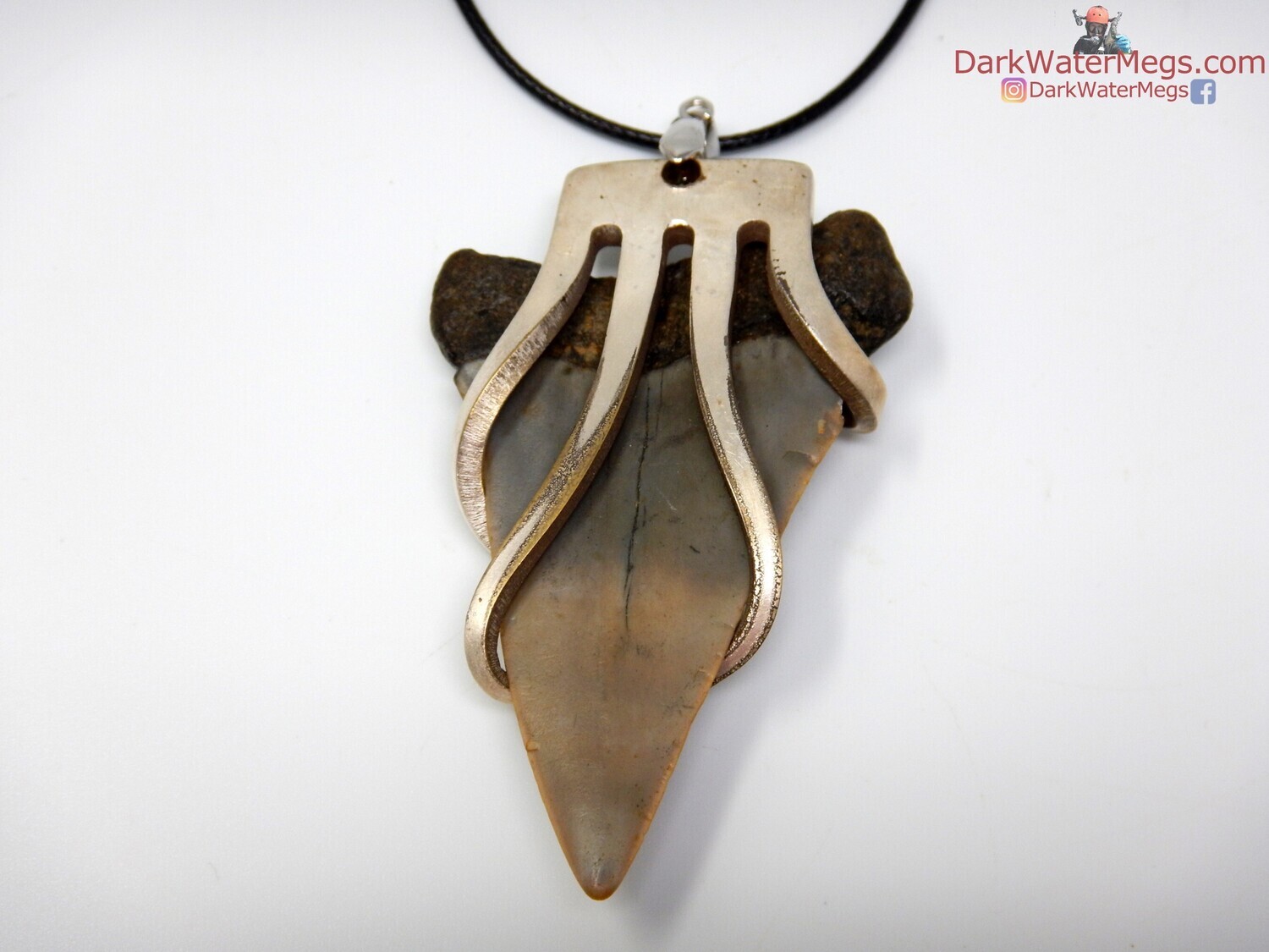 2.68&quot;  Mako Necklace Fork Made