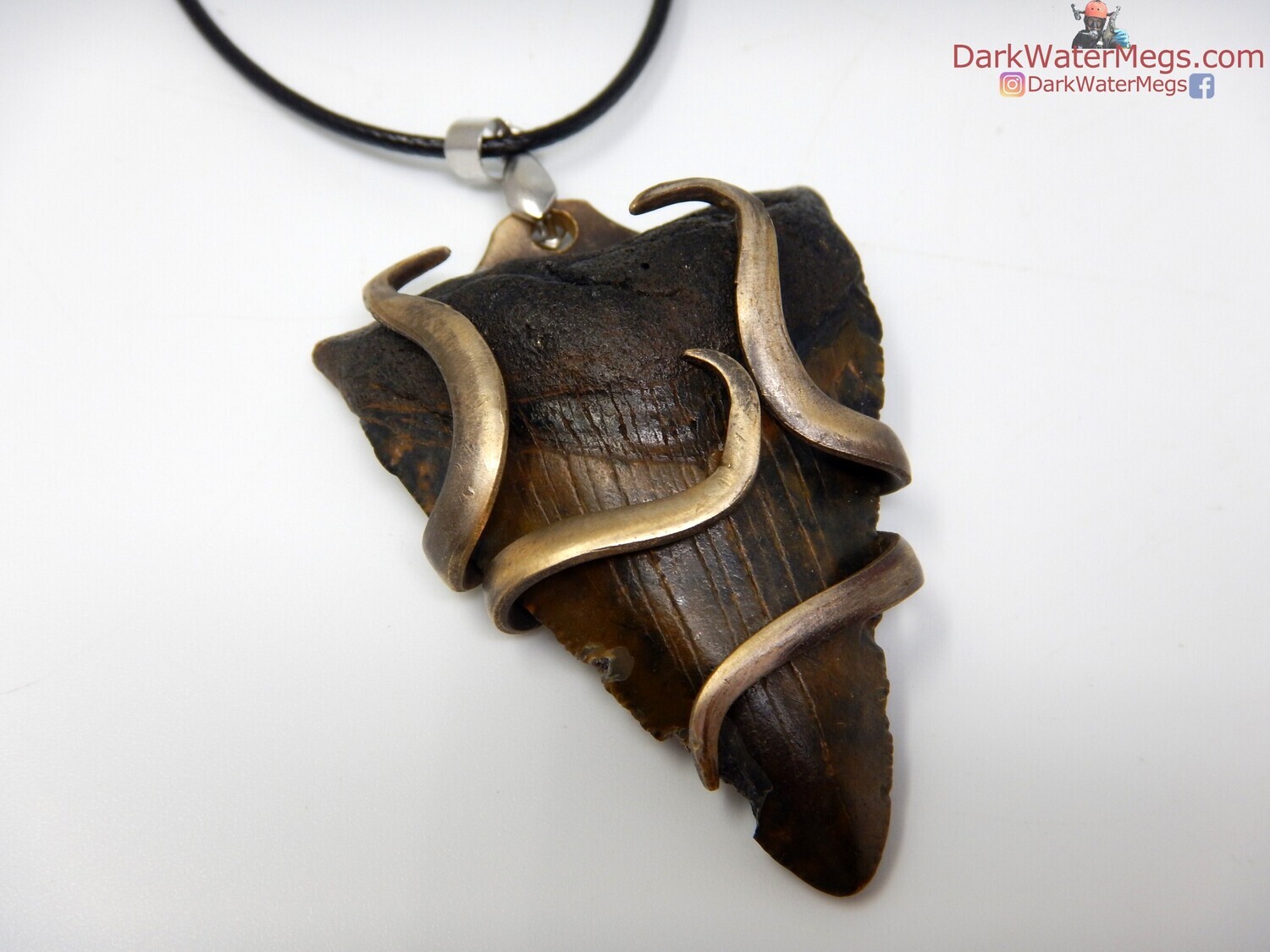 2.22&quot; Fork Wrapped Megalodon Necklace
