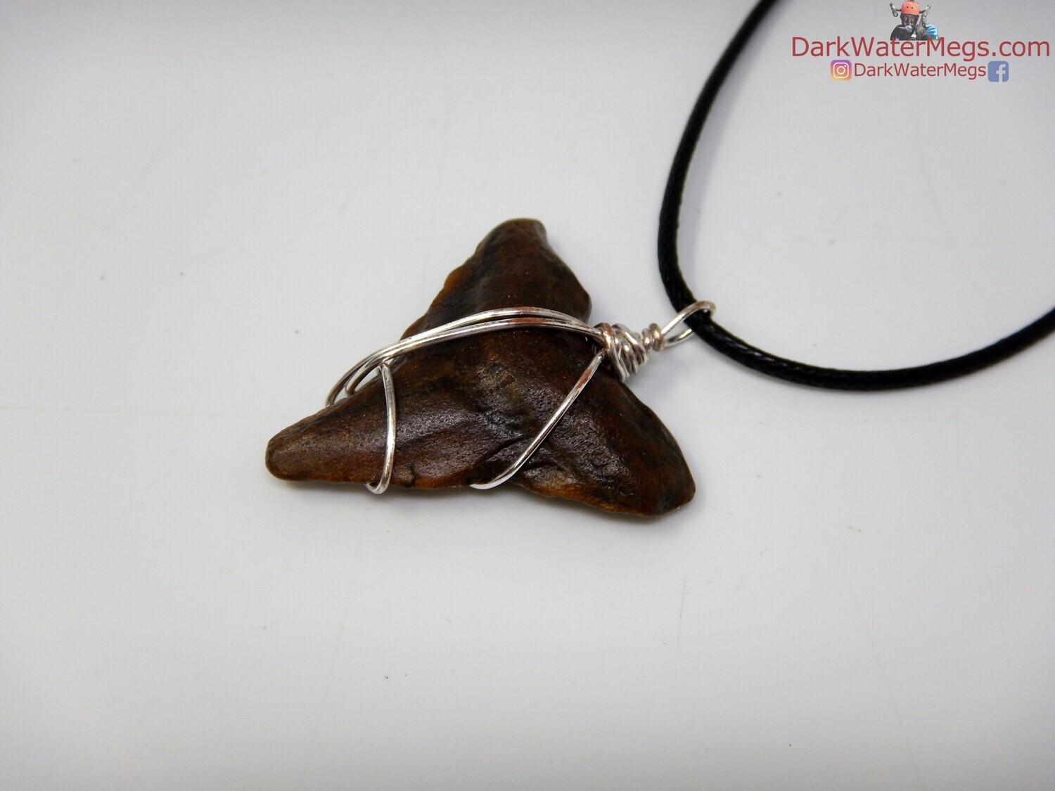 1.39&quot; megalodon necklace
