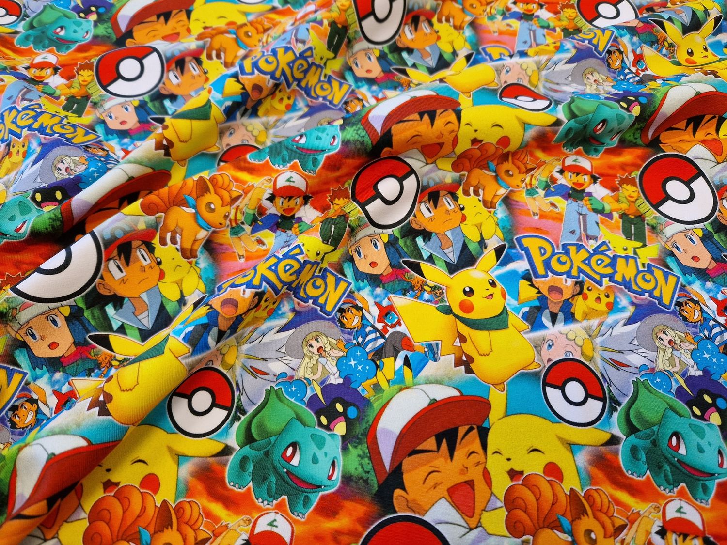 Sommersweat Pokemon bunt 50cm x 175cm breit