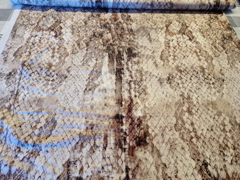 Jersey Viskose Schlangen Design 50cm x 160cm breit Jersey Viskose Schlangen Design 50cm x 160cm breit