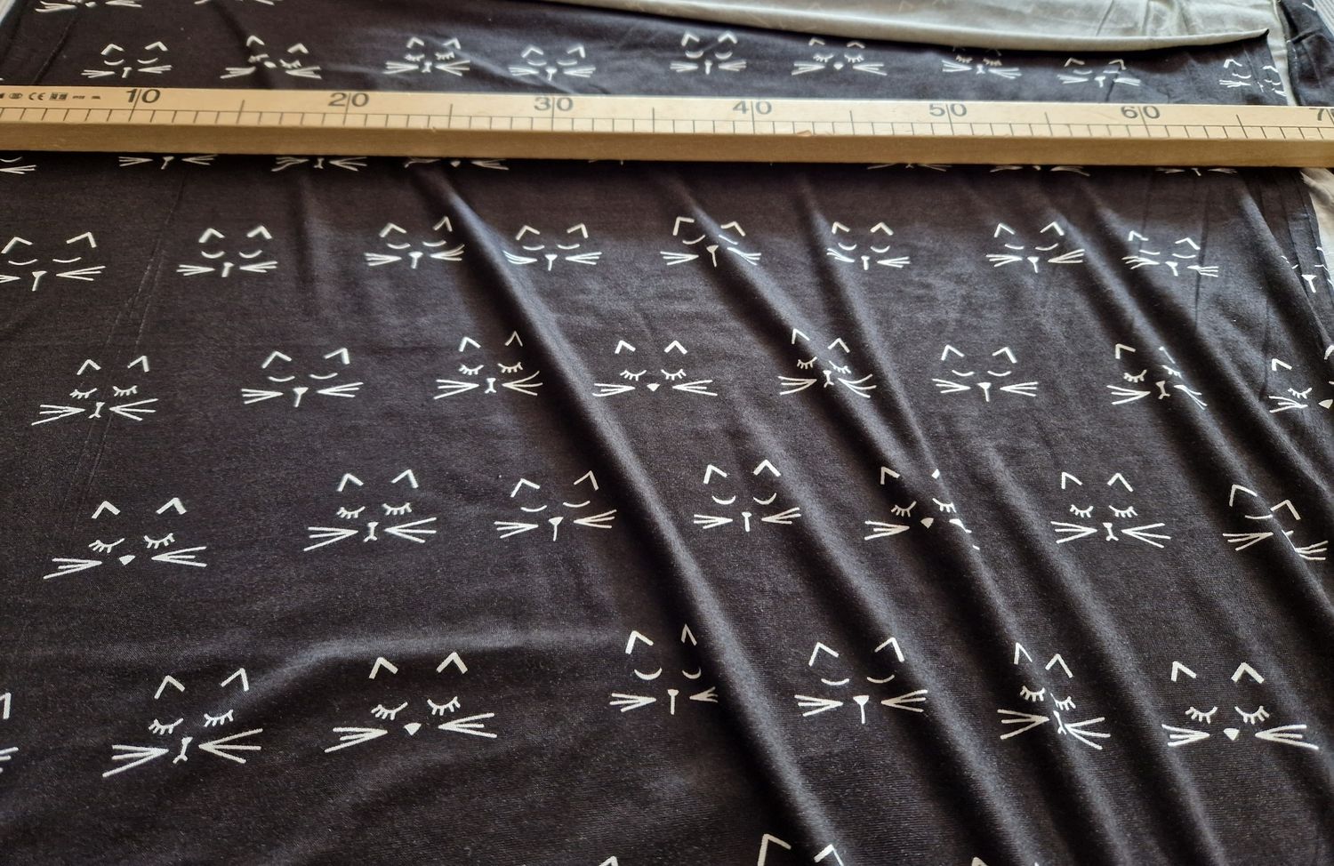 Jersey Viskose Katzen schwarz 50cm x 150cm breit 