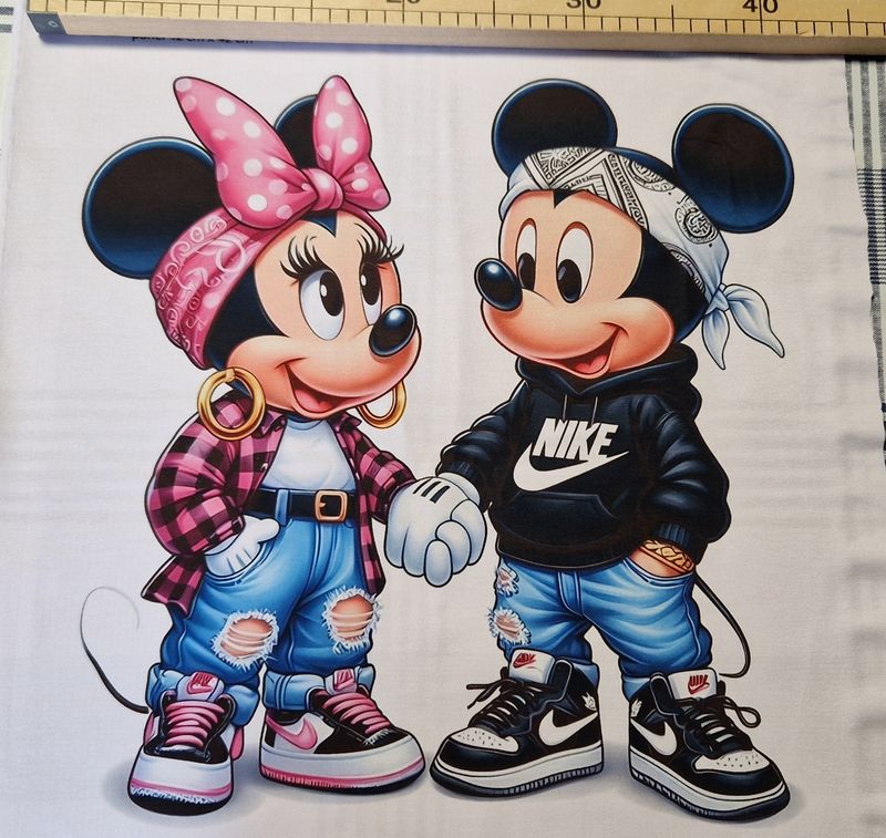 Sommersweat Minnie Micky Maus Panele 42x42cm breit Sommersweat Minnie Micky Maus Panele 42x42cm breit