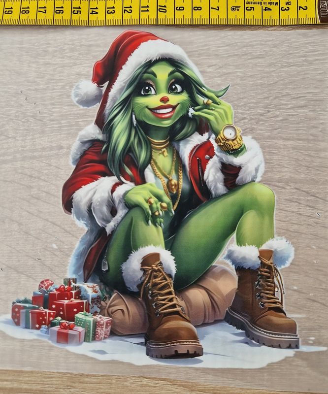 Bügelbild Grinch Frau 19cm hoch x18cm breit Bügelbild Grinch Frau 19cm hoch x18cm breit