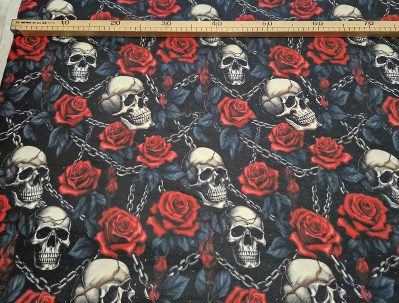 French-Terry Skulls Totenkopf Rosen 50cm x 160cm breit - neue Qualität