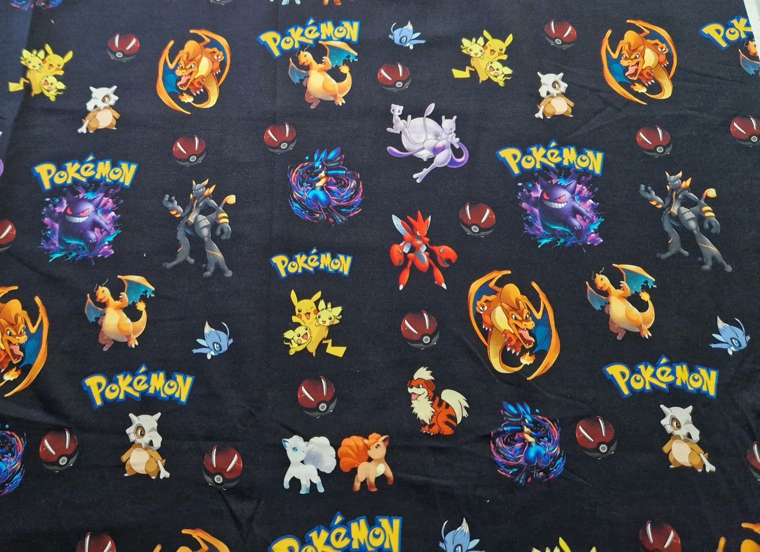Sommersweat Pokemon schwarz 50cm x 180cm breit