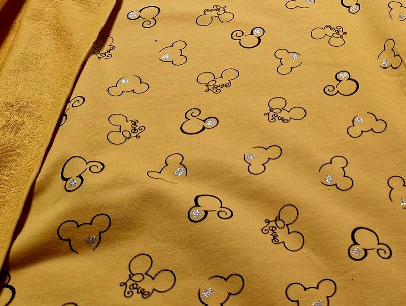 Sommersweat Maus gelb Glitzer 50cm x 170cm breit Sommersweat Maus gelb Glitzer 50cm x 170cm breit