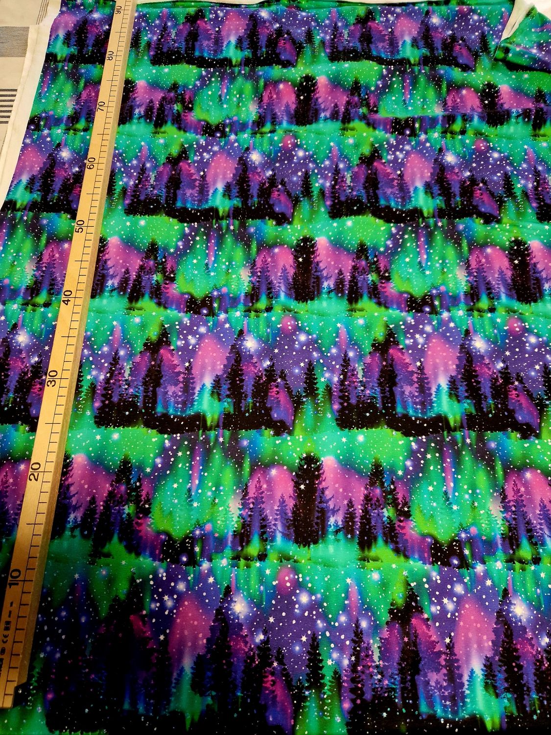 Sommersweat Wald lila 50cm x180cm breit 