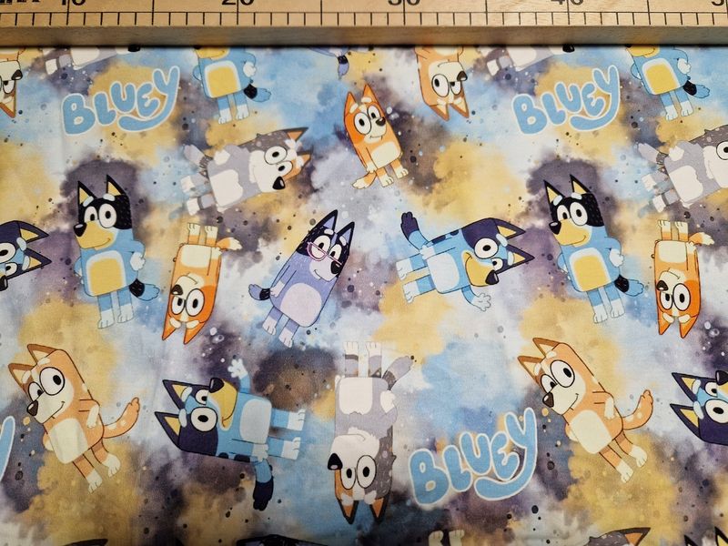 Sommersweat Bluey 43cm x 115cm breit Rückseite leicht angeschmutzt Sommersweat Bluey 43cm x 115cm breit Rückseite leicht angeschmutzt