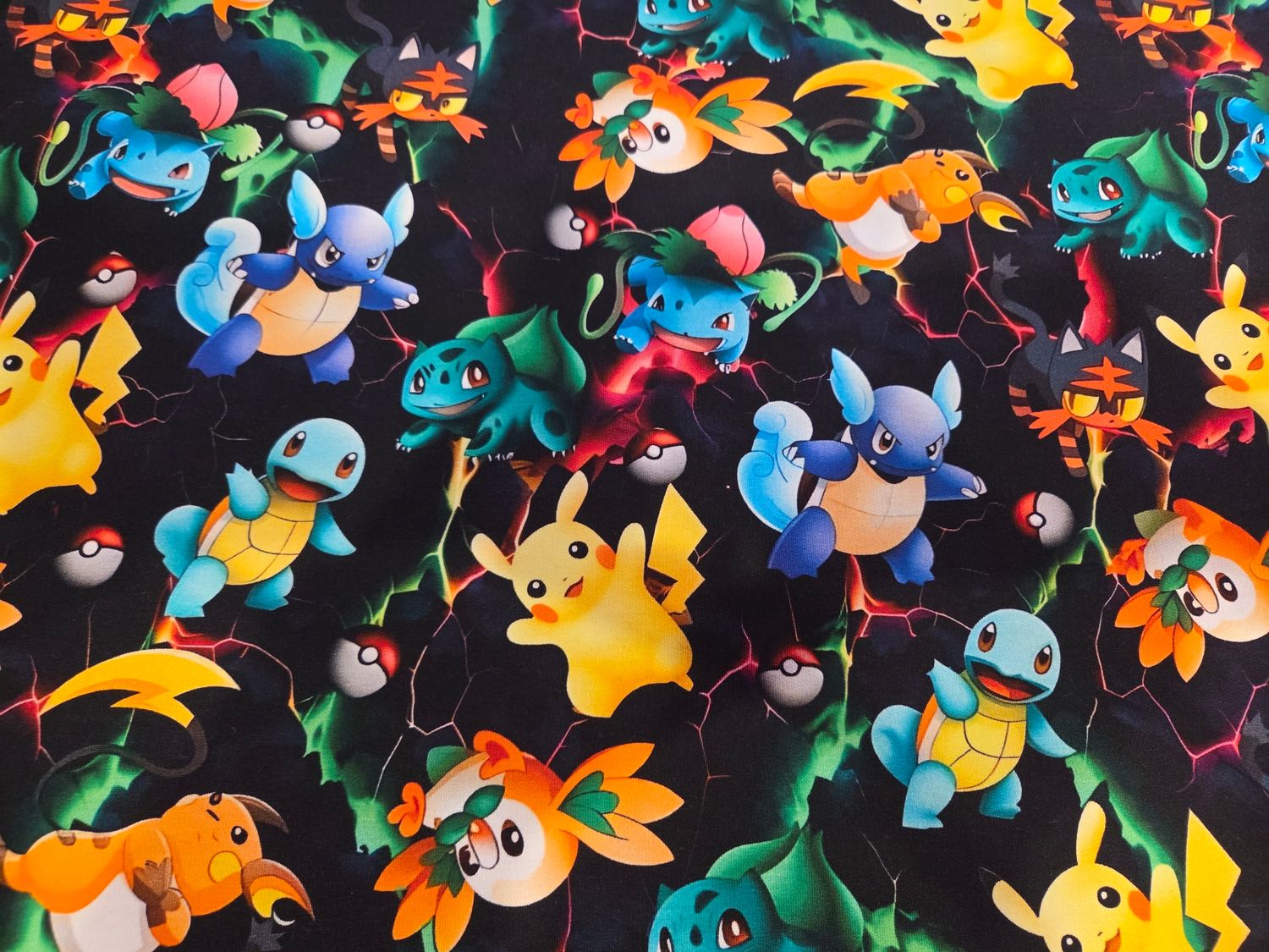 Sommersweat Pokemon schwarz bunt 50cm x 180cm breit 