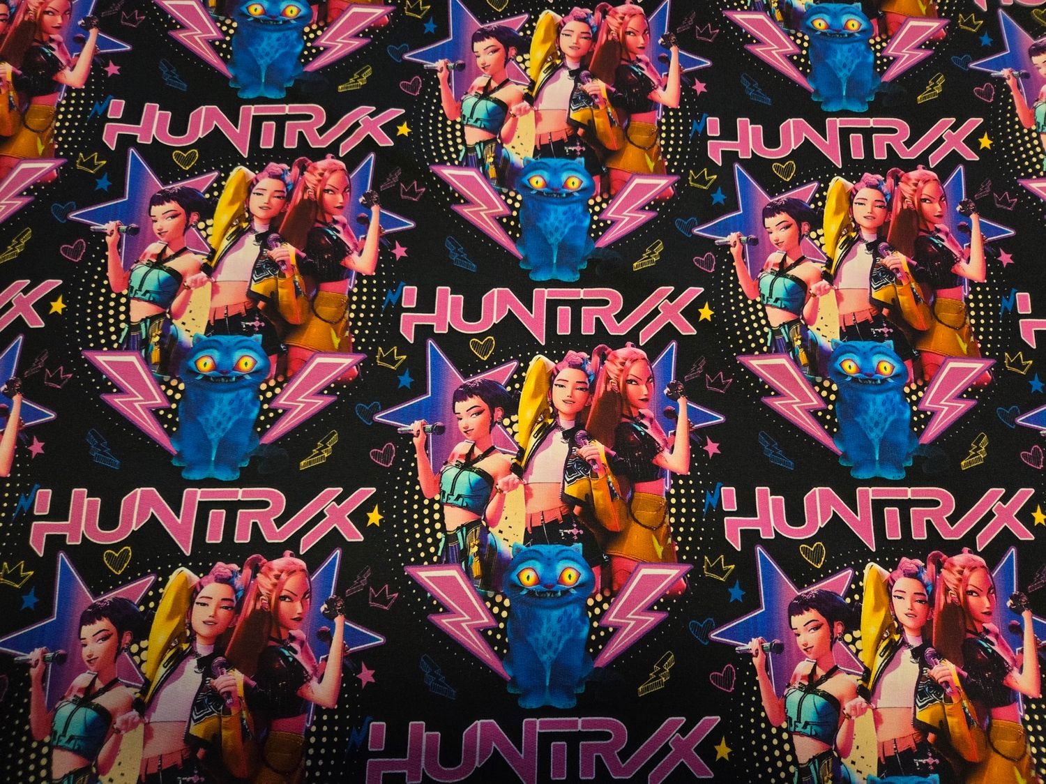 Sommersweat KPop Huntr/x 50cm x 180cm breit 