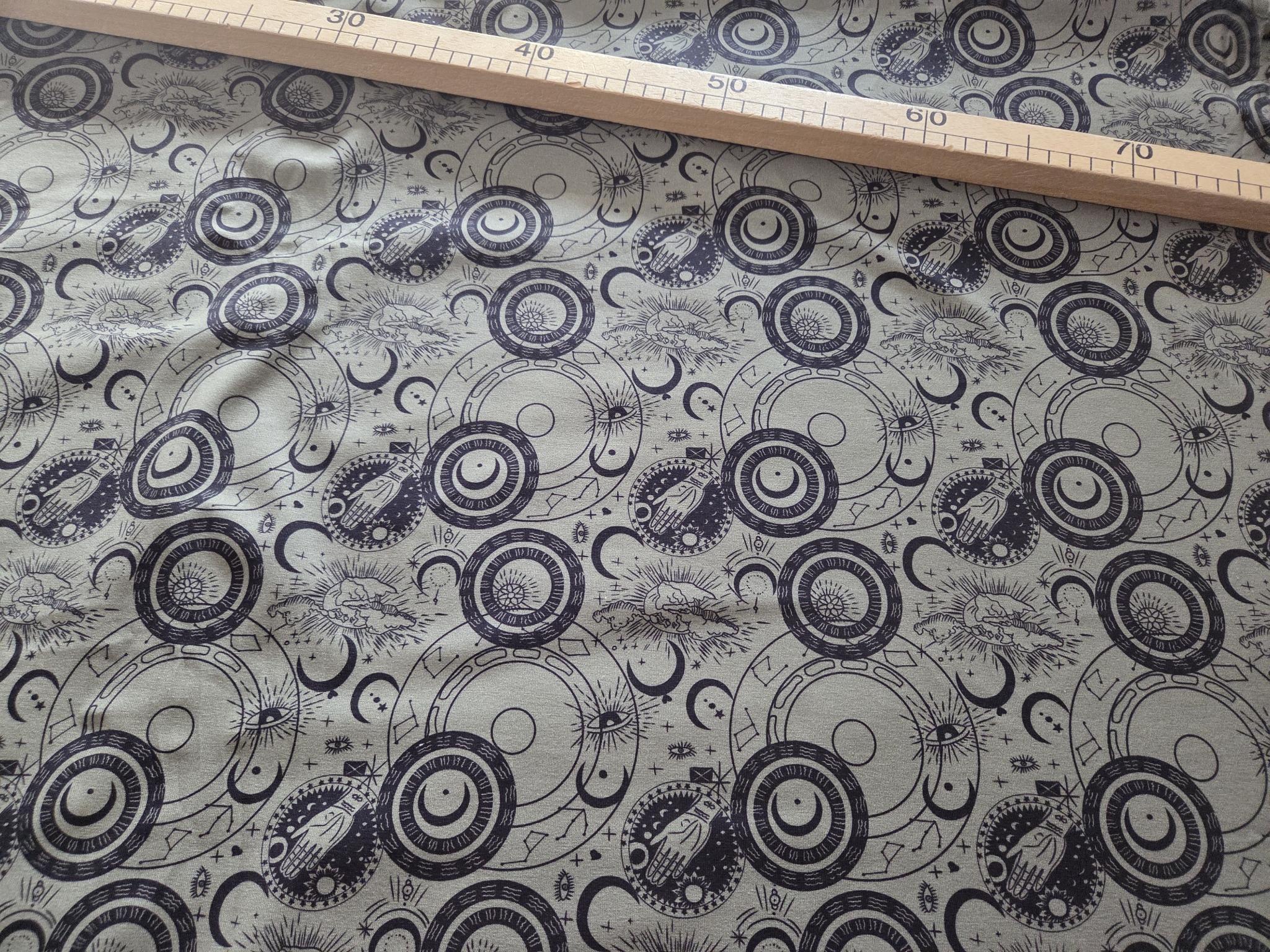 Jersey Digitaldruck Universum Khaki 50cm x180cm breit